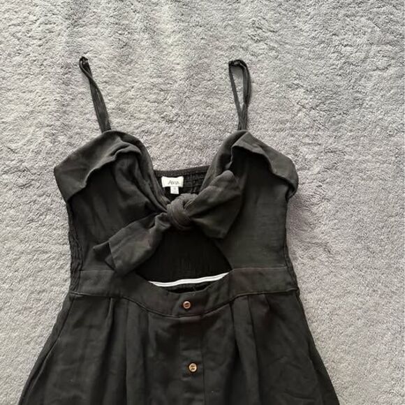 Ava. Women’s Black Sleeveless Midi Dress W/ Adjustable Straps and Pockets!!! - Picture 2 of 5